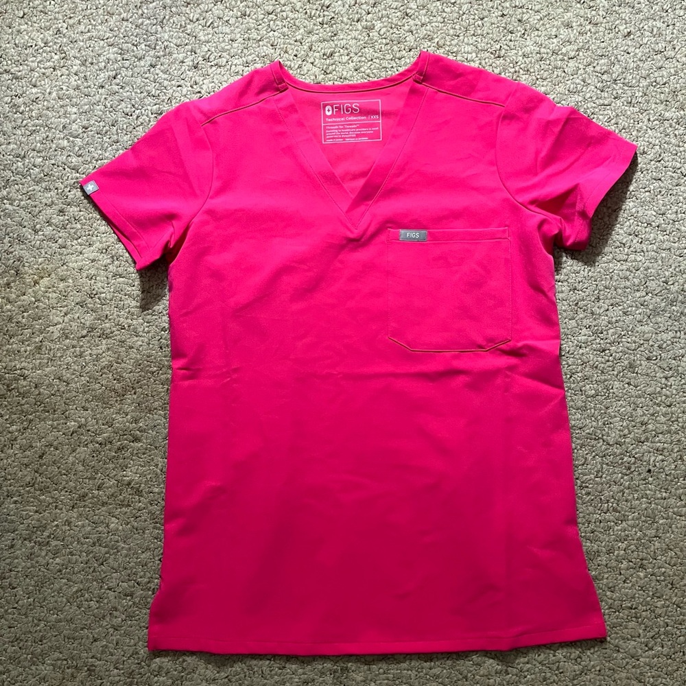 figs women's shocking pink scrub set